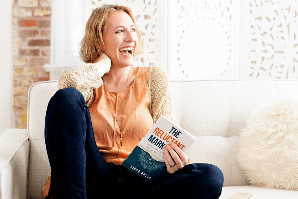 happy-w-book